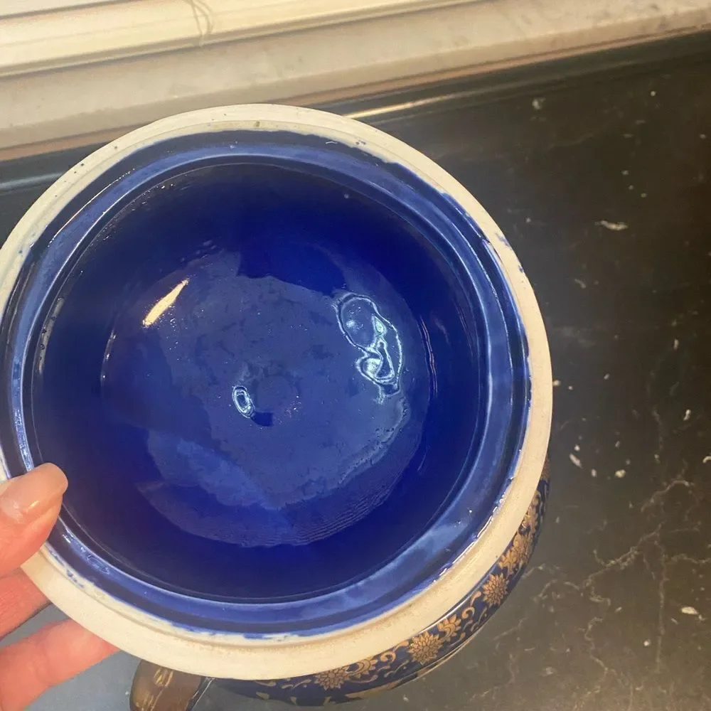 Vintage oriental vase with lid